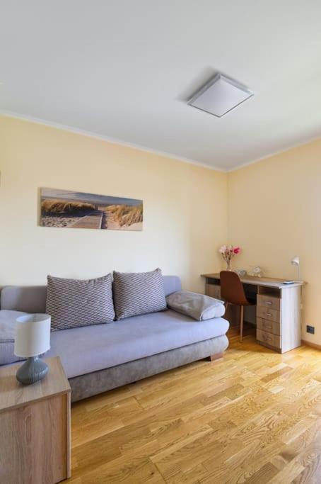 Abg House Ecser Εξωτερικό φωτογραφία